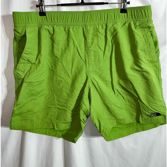 The North Face Hommes,  swim trunks. Size large, green color, w/draw string. - Picture 1 of 5